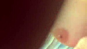 Tina, मेरी स्टेप मॉम, मेरे टिनी कॉक को रेसिस्ट नहीं कर सकती!