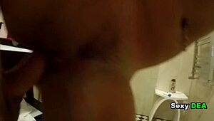 Hey, wanna know Sexydeas' shower secrets with that big cock?