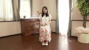 Hey, check 美竹千里 in her first wife docu shoot! 😍