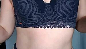 Colegiala putita me manda este video para que le suba el promedio en casa.