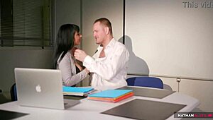 रफ एनल फॉर बिग बूब्स सेक्रेटरी वेलेंटिना रिची! क्या 4के टीज़र!