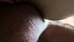 Morena removes condom for harder fucking and creampie