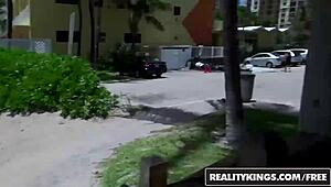 Golden Girl Muff Diving Blonde Teen!