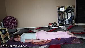 Sexy mature babe with natural tits guides fetish yoga lesson