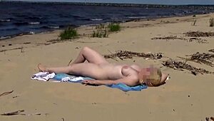 Holy! Mommy With Big Ass Gets Fucked In All Holes Right On The Beach