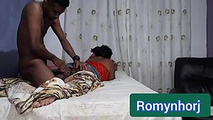 Gordinha Do Rabetão Jogando Jogo Free Fire Com Shortinho Tudo No Rabado Amigo Viu Já Botou Shortinho Dela Pro Lado Botou A Piroca O Socou Firme Até Gozar