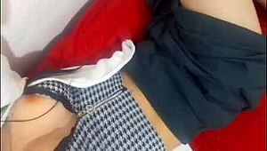 Colegiala begs to improve her grade in web chat