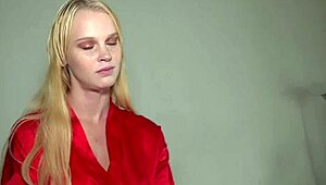 Horny executor gives wild blowjob in amateur sex