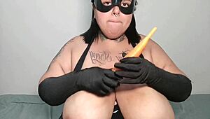 I watched Coelhona BBW shove carrot in wild spot - Mary Jhuana
