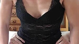 Hot milf in lingerie receives oral pleasure