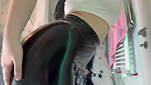Blowjob in Leather Leggings with Big Butt Latex Action