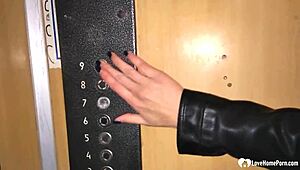 किंकी स्टेपडॉटर को बाहर डॉगी में जोरदार लंड मारा देखो