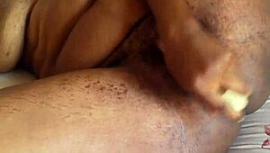 Queensandy squirts in lesbian orgasm