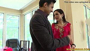 यंग 18+ वाइफ को कैश के लिए ओल्ड बॉस को ट्रेड किया... वाइल्ड! 💦