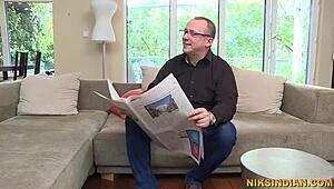 यंग 18+ वाइफ को कैश के लिए ओल्ड बॉस को ट्रेड किया... वाइल्ड! 💦