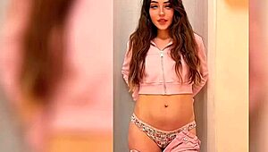 मेरा बॉयफ्रेंड अच्छे से चोदता है लेकिन बड़े लंडों की भूख बनी रहती है जो चूत फाड़ें