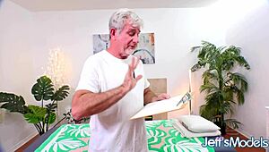 i gave princess gemini a satisfying massage with sex toys