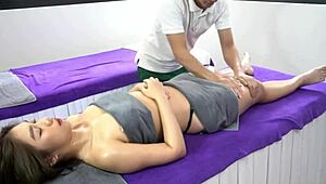 यंग 18+ जापानी ब्राइड सेंसुअल मसाज एन्जॉय करती है