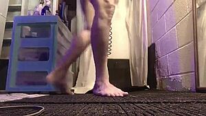 I am Livenlove, a gay turning into a girl with big cocks and anal