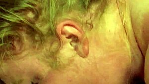 Hey, this white teen is sucking a big cock! 😍