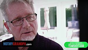 नॉटमाईग्रैंडपा - हॉट कर्वी टीन सौतेले दादाजी की गंदी जरूरतों को फेवर्स के लिए पूरा करती है