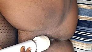 Amateur Mature Woman Fingers Her Wet Hairless Pussy In Quickie