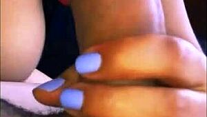 la hijastrastra sabia que su padrastro queria mas apretada cada vez asi que se esforzaba al maximo para complacerlo y mantenerlo satisfecho