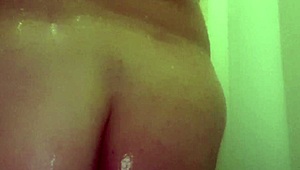 Deepthroat anal with dildo in shower feels amazing 💦