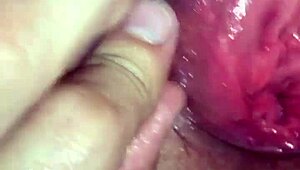 Unbelievable! Squirt Insertions Close-Up with Big Pussy in Amateur Homemade Couple Action!