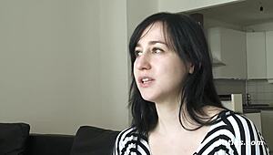 Brooklyn strips down and enjoys her body