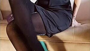 i’m peeing in shiny pantyhose for free viewing