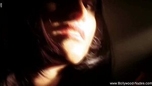 सेक्सी एशियन बेब सेड्यूस टिज़िंग डांस और इरोटिक मूव्स से, हीट महसूस करो?