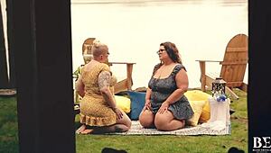 Wow! Spreading for the wildest lunch cunilingus ever!