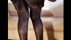 i’m peeing in shiny pantyhose for free viewing