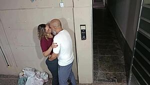 यो, टीचर स्कूल के पीछे स्टूडेंट को हॉट एक्शन के लिए सेड्यूस करती है 😈