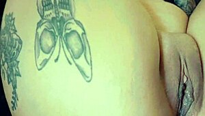 Infiel Cogiendo Mientras Habla Con Su Esposo Por Telefono