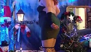 Hotwife steffi gold performs a slutty pussy dance in the full version.