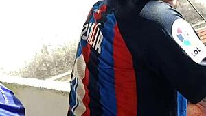 tbt eating young guy outdoors with audience watching.