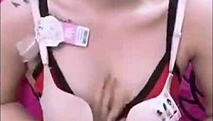 Hey, check this hot Vietnamese girl streaming live right now, wanna join?