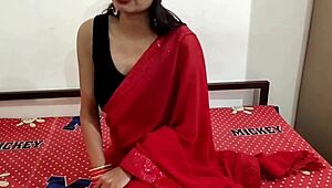 इंडियन वाइफ हसबैंड के साथ स्टीमी मस्त चुदाई का मजा लेती है