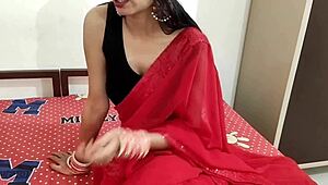 इंडियन वाइफ हसबैंड के साथ स्टीमी मस्त चुदाई का मजा लेती है