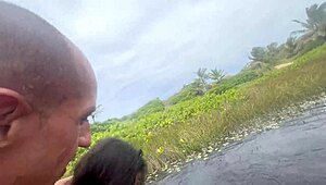 Fui na praia de nudismo com gostosas fazendo putaria