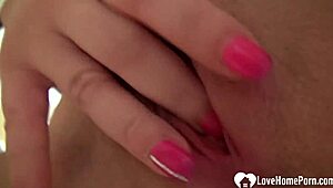 blonde babe passionately fingers her tight pussy 😍