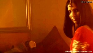 Erotic belly dancing with brunette beauty, so arousing! 💃