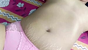 इंडियन विलेज वाइफ रैंच पर क्यूट चूत चाटने का मजा लेती है