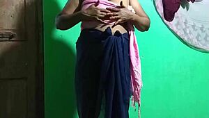 indian wife fingering cucumber 😋