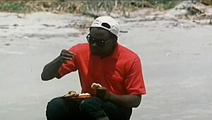 hey, have you seen indian actress kitu gidwani topless in french flick?