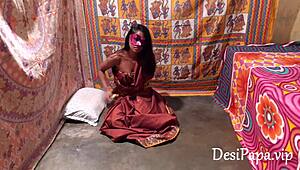 ओह, मेच्योर इंडियन लड़की देसी लड़के से हार्डकोर चोदाई कर रही है!