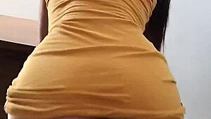 mexican babe bounces ass at work