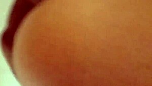 sexy wife blows big cock and fucks it 😘